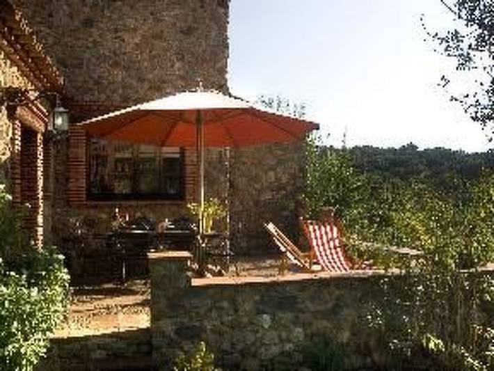 Casa rural para 4 personas, con jardín además de piscina y terraza, Se admiten mascotas en Alájar