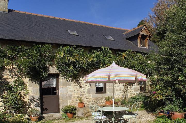 Location de vacances pour 3 personnes, avec Jardin à Querrien