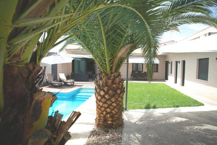 Location de vacances pour 8 personnes, avec piscine et jardin, adapté aux familles à Gálvez - 4