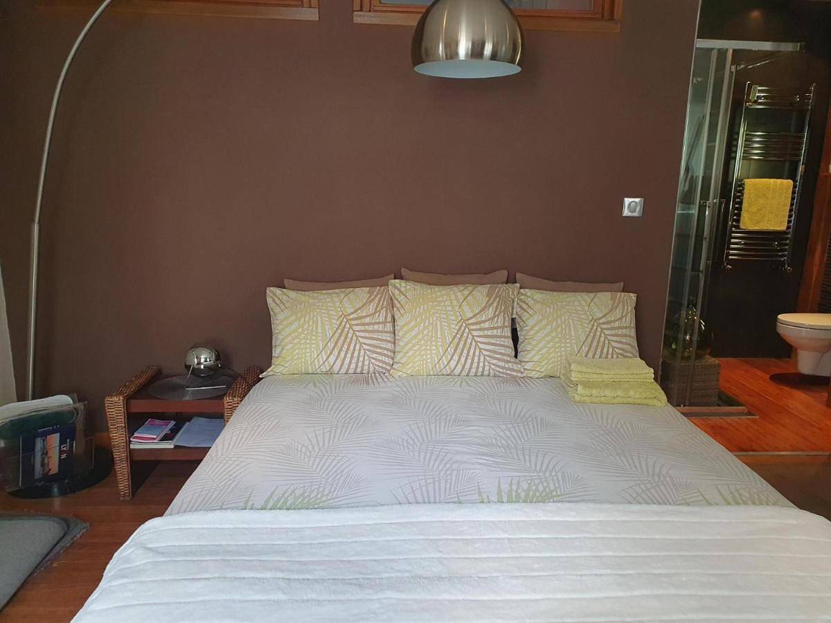 Appartement de vacances entier, Double Room with Private Bathroom in Écully, Lyon et ses environs