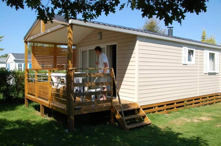 Camping pour 4 personnes, avec bassin pour enfant et jacuzzi, adapté aux familles dans Côte de Granit Rose - 3