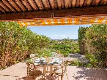 Location de vacances pour 6 personnes, avec terrasse et jardin dans Golf Bluegreen Sainte-Maxime