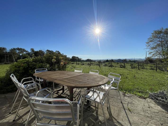 Gîte pour 8 personnes, avec Terrasse et Jardin à Urt - 3