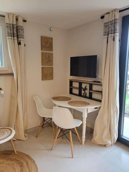 Appartement entier, One-Bedroom Apartment in Gourdon, Quercy
