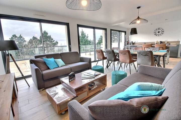 Gîte pour 10 personnes, avec piscine ainsi que terrasse et jardin à Trébeurden - 2