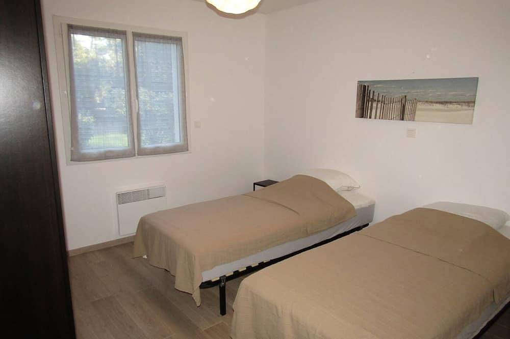 Villa \"Tré les Pins\"**** 7 bedrooms 100m from Lac De Lacanau in Lac de Lacanau, Lacanau