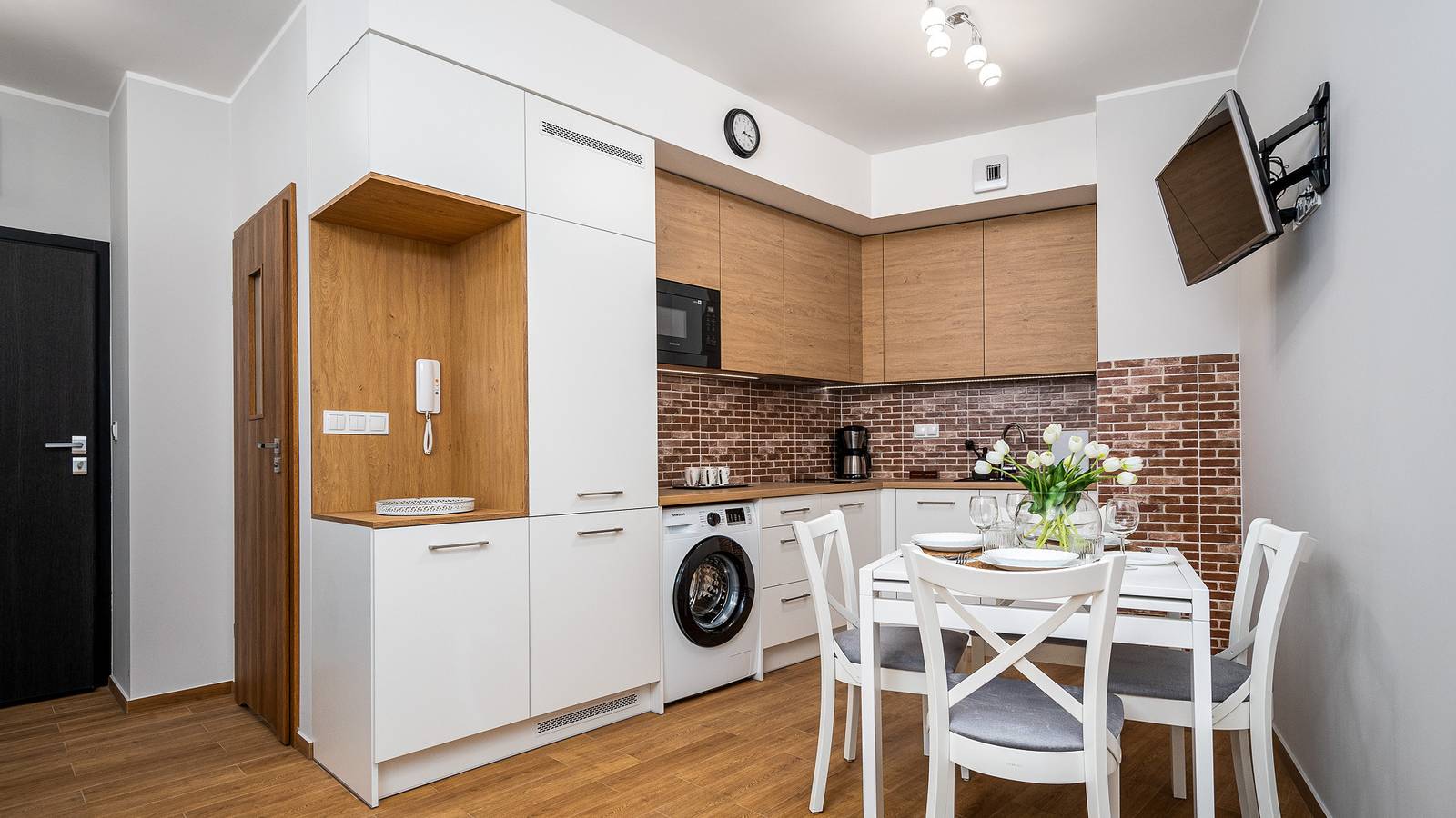 Entire vacation apartment, Vacation apartment for 2 people with balcony in Bielany, Warsaw