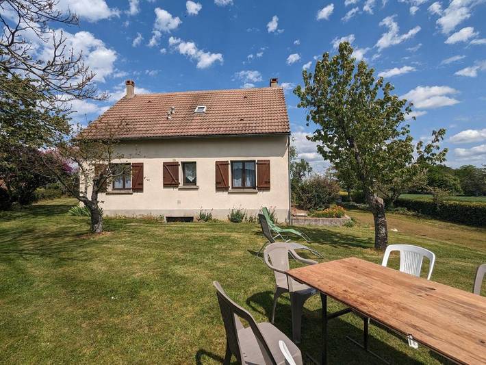 Location de vacances pour 10 personnes, avec Terrasse à Pouligny-Notre-Dame