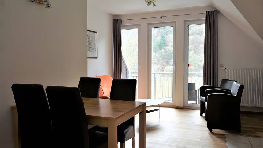 Appartement entier, Appartement pour 2 personnes avec balcon non-fumeur et vue sur la Moselle (45 m²) à Ediger-Eller in Ediger-Eller, Cochem-Zell