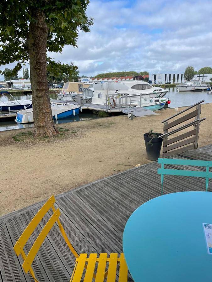 Iris, bateau douillet in Nevers, Nièvre