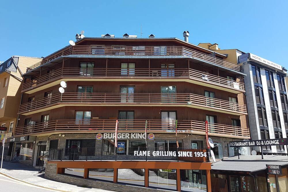 Entire apartment, 3Bc Velasquez - Apto 2 Bed. Direct Slopes in Pas de la Casa, Grandvalira