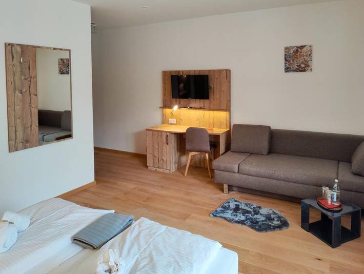 Ferienwohnung für 13 Personen, mit Sauna und Ausblick sowie Pool und Garten, mit Haustier in Neukirchen (Niederbayern)