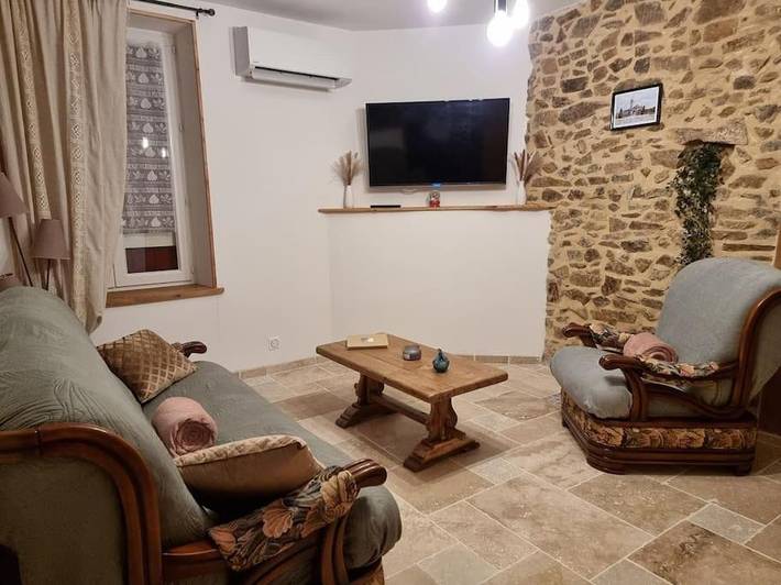 Location de vacances pour 6 personnes, avec piscine ainsi que jardin et vue à Le Châtenet-en-Dognon - 3