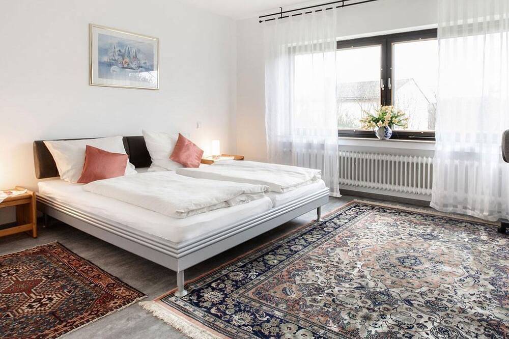 Ganze Wohnung, Ferienwohnung Sonnenschein - 4 Pers Appartment, 2 Schlafzi, 2 Bäder, ebenerdig in Westerburg, Westerburg & Umgebung