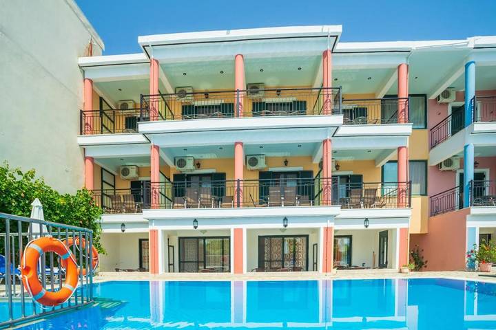 Ferienwohnung für 2 Personen, mit Terrasse und Pool sowie Ausblick und Kinderpool - 1