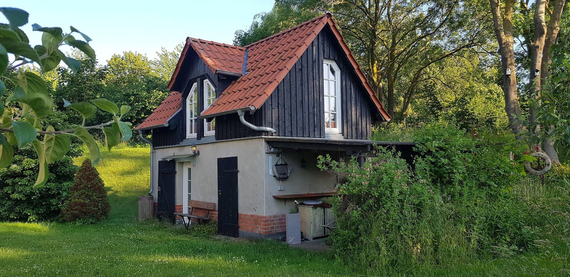 Niedliches kleines Ferienhäuschen auf Rügen nahe Stralsund in Altefähr, Stralsund Umland