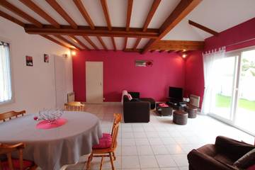 Gîte pour 6 personnes, avec terrasse et jardin à Denneville