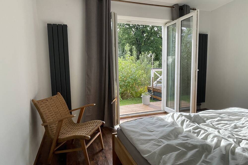 Leben am See. Kleines, feines Ferienhaus auf Naturgrundstück direkt am See in Hemmoor, Cuxland