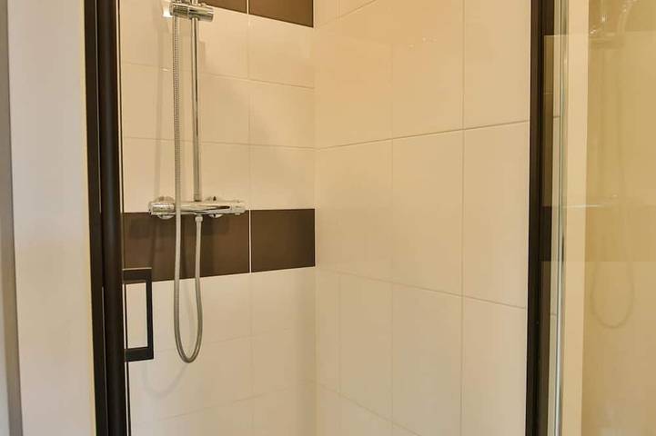 Chalet-Caraibes-Confortable-Baño para personas con movilidad reducida-Sin ven... in Clermont-Créans, Sarthe