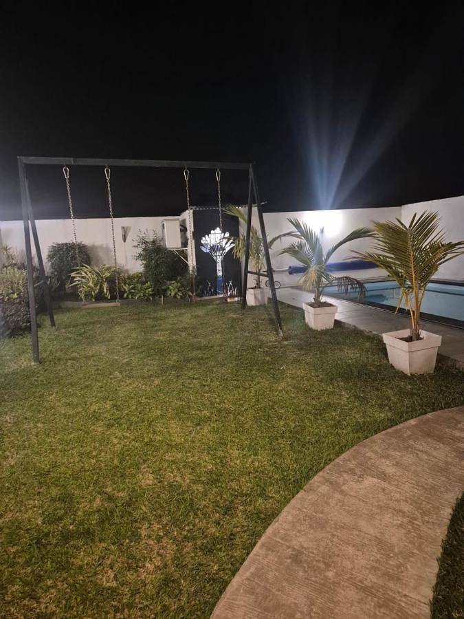 Location de vacances pour 6 personnes, avec vue ainsi que piscine et jardin dans Sainte-Anne (Reunion) - 2