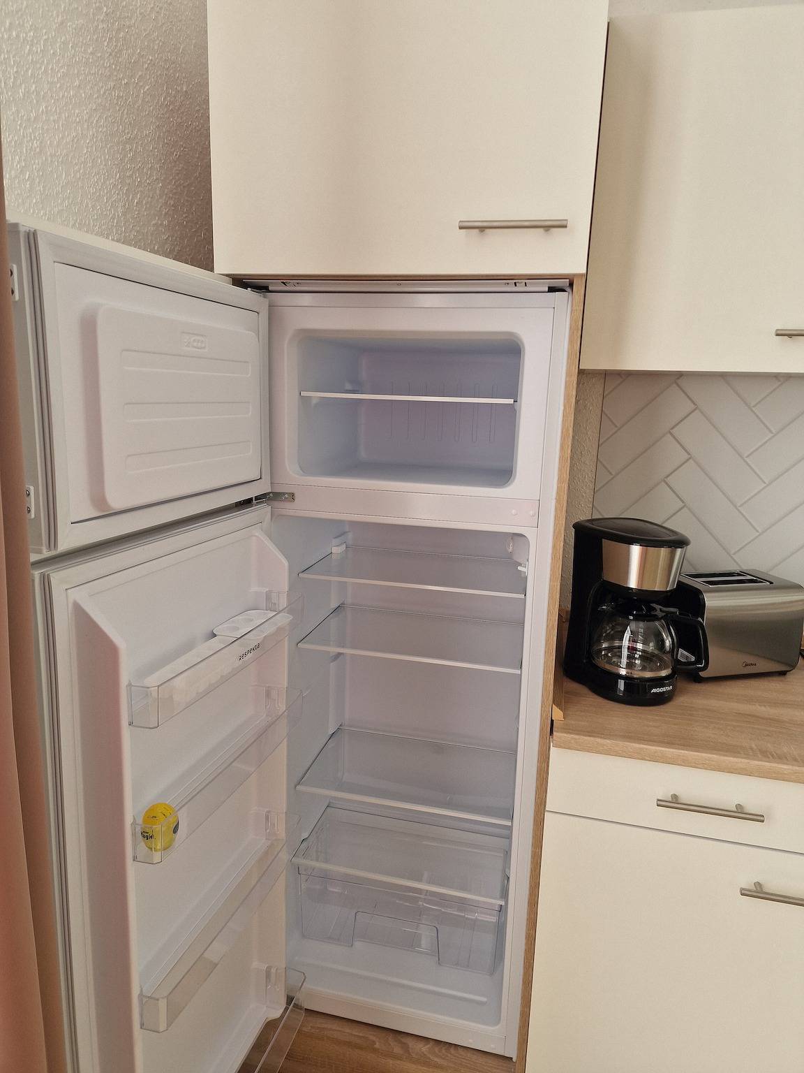 Ganze Wohnung, Helle & großzügige Ferienwohnung 10 murihaus – Stadtblick-Balkon & Parkplatz in Aue, Erzgebirge