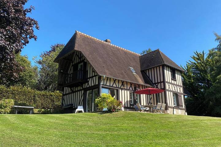 Location de vacances pour 11 personnes, avec Balcon ainsi que Terrasse et Jardin à Gonneville-sur-Mer