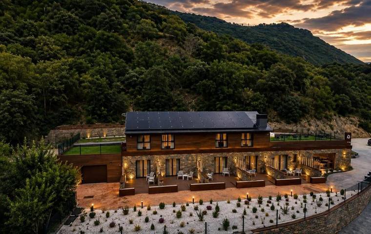 Apartamento para 2 personas, con Terraza además de Jardín y Vistas en Rialp