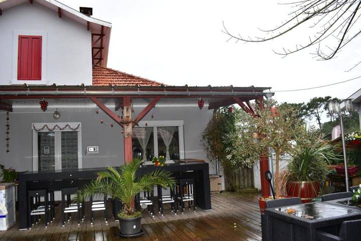 Location de vacances pour 2 personnes, avec jacuzzi ainsi que jardin et sauna, adapté aux familles dans Lac de Lacanau - 3