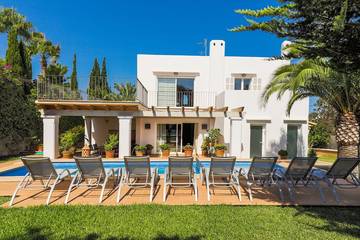 Ferienhaus für 8 Personen, mit Whirlpool und Terrasse sowie Garten in Santanyí
