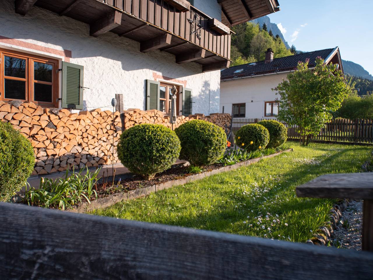 Ganze Wohnung, Apartment 'Inge' mit Bergblick, privater Terrasse und Wlan in Grainau, Bayerische Alpen
