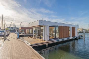 Péniche pour 6 personnes, avec sauna et terrasse dans Monnickendam