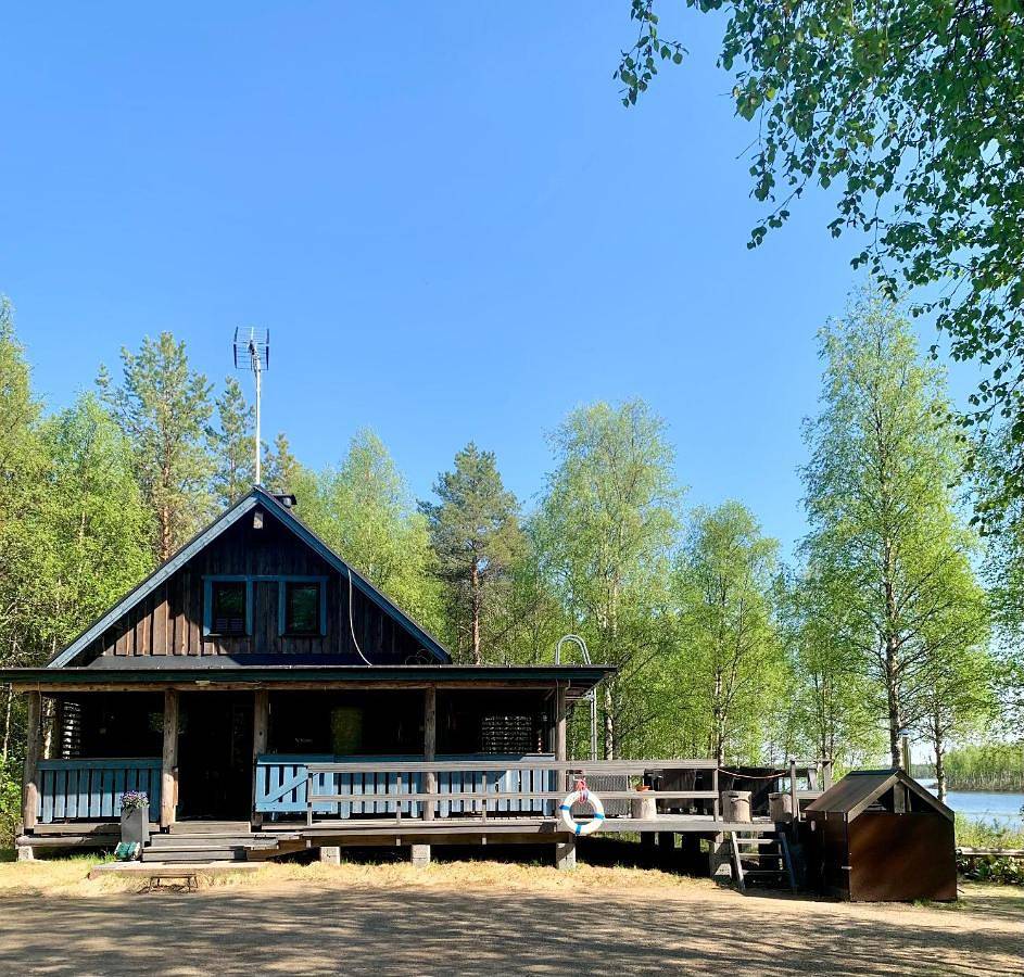 Authentic Log Cottage with Hot Tub in Portimojärvi, Lappland