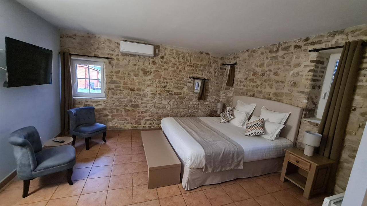 Twin Room in Suze-la-Rousse, Région de nyons