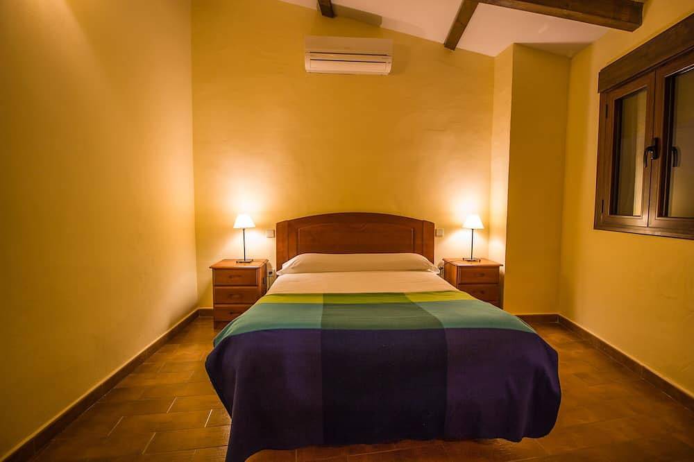 Casa Rural del Corral y Apartamentos for 4 people in Malpartida de Plasencia, Monfragüe National Park