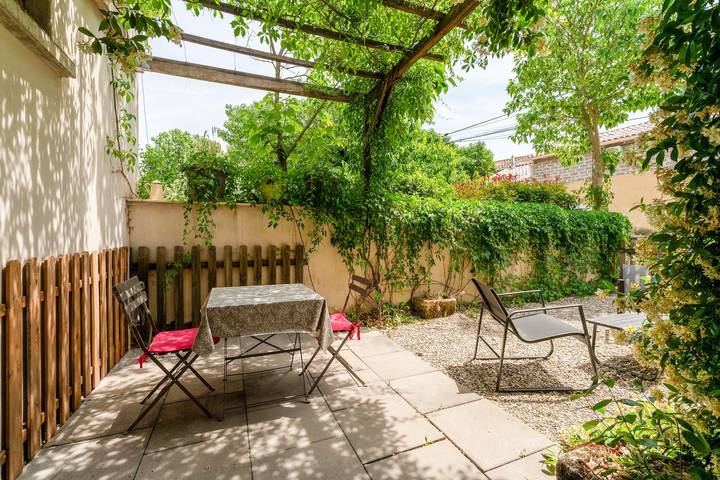 Ganze Wohnung, Cottage „Gîte Chez Augustine“ mit WLAN und Klimaanlage in Sarrians, Vaucluse