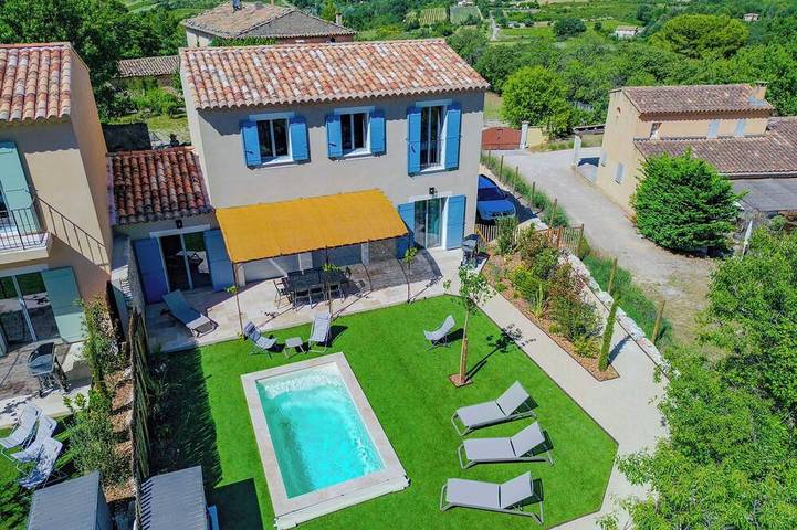 Chalet para 8 personas, con jardín además de terraza y piscina - 1