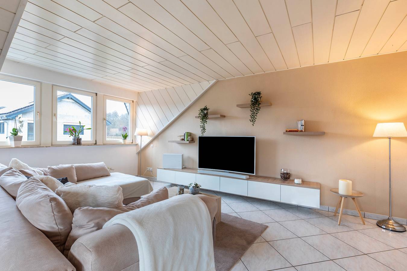 Ganze Wohnung, Ferienwohnung 'Am Wald' mit Gemeinschaftsgarten, Balkon und Wi-Fi in Eppenrod, Lahn-Taunus