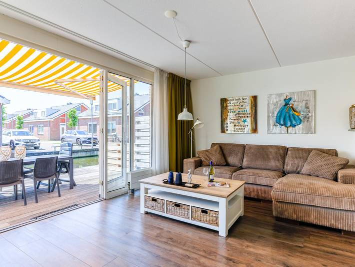 Ganze Wohnung, Gemütliches Ferienhaus mit Bootssteg
 in Uitgeest, Noord-Holland - Nordseeküste