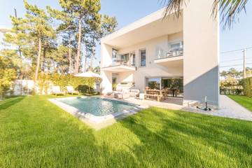 Location de vacances pour 8 personnes, avec jardin dans Aroeira