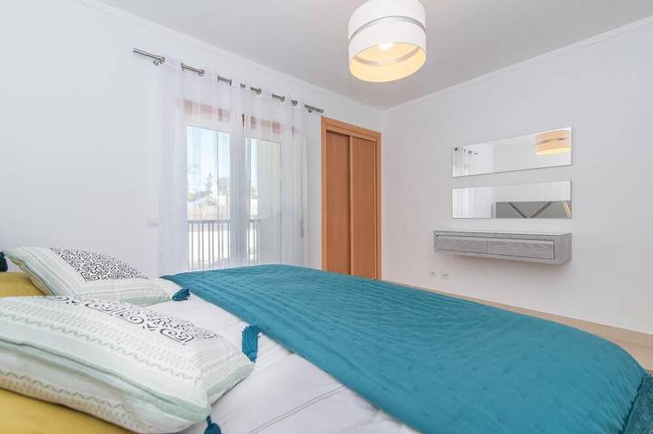 Ganze Wohnung, Fantastisches & modernes Apartment am Strand von Cabanas mit direktem Poolzugang (für 4 Personen) in Cabanas de Tavira, Conceição e Cabanas de Tavira