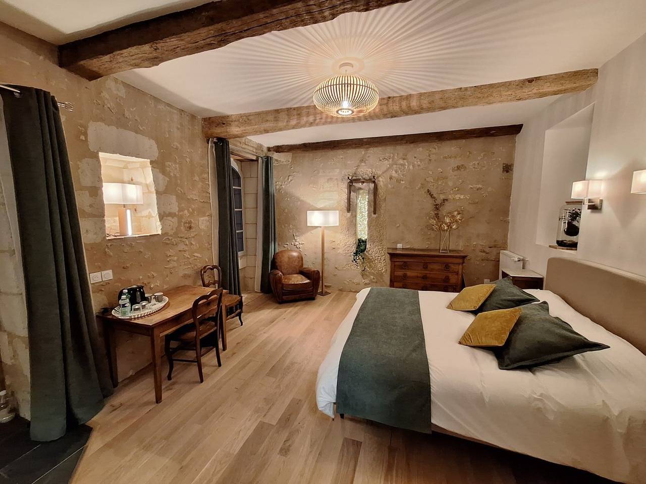 Charme et confort au Manoir du Bellay - La chambre du pressoir in Montreuil-Bellay, Vallée de la Loire