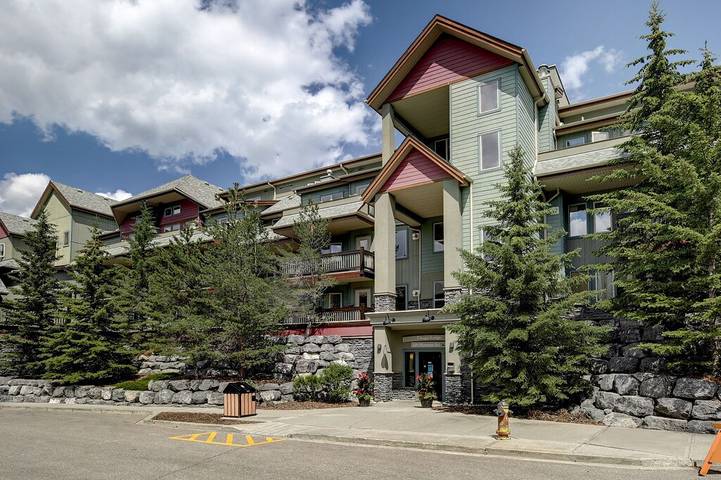 Gîte pour 6 personnes, avec piscine ainsi que jacuzzi et balcon à Canmore - 4
