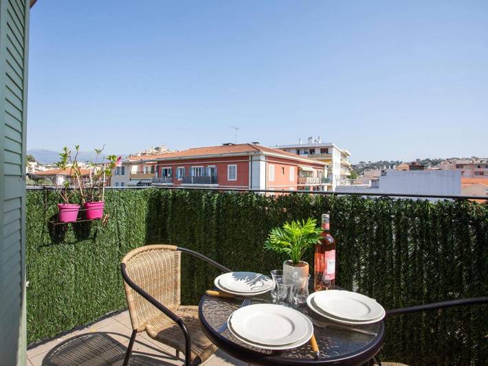 Gîte pour 3 personnes, avec Balcon dans Office de Tourisme de Cagnes sur Mer