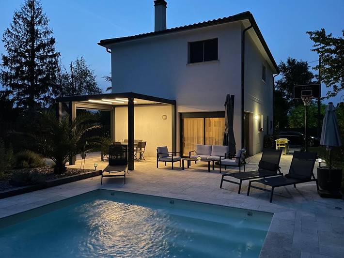 Maison de vacances pour 8 personnes, avec Terrasse et Jardin ainsi que Piscine et Vue à Gradignan