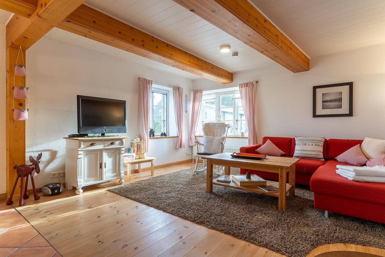 Schönes reetgedecktes Ferienhaus mit großzügigem eingezäunten Garten für 4 Pers. mit Hund in Westerhever, Eiderstedt
