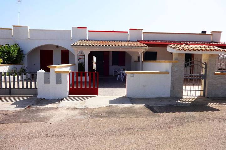 Villa for 4 people, with garden and balcony - 1