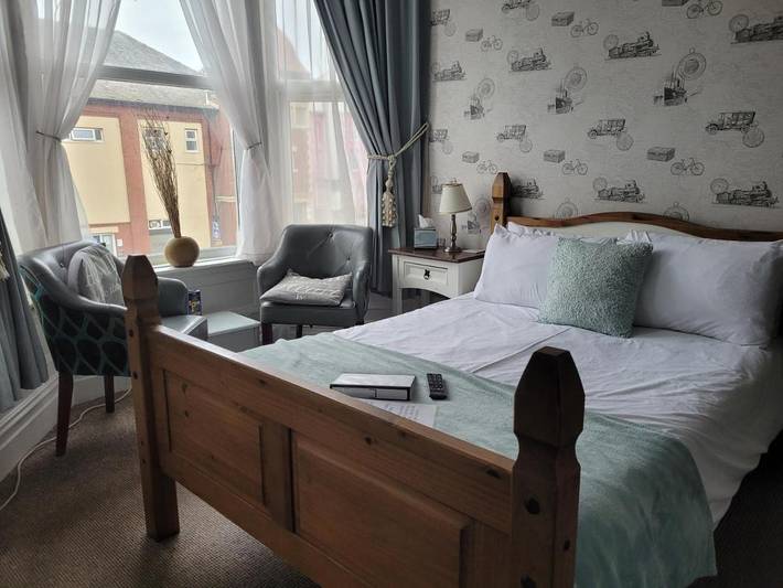 Bed and breakfast for 2 people, with Terrace and Garden in Blackpool