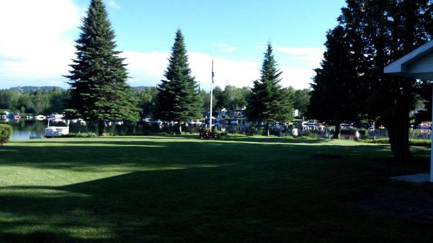 Gîte pour 6 personnes, avec vue ainsi que jardin et vue sur le lac dans Saint Donat De Montcalm - 3