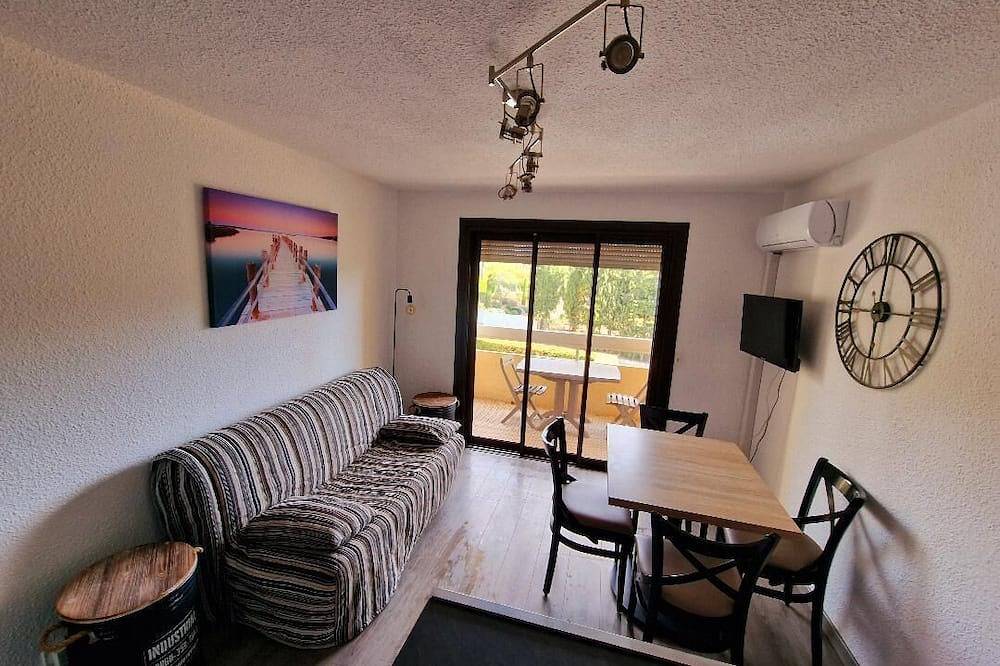 Ganze Wohnung,  T2 apartment at the foot of the Estérel and the beaches in Le Dramont, Saint-Raphaël