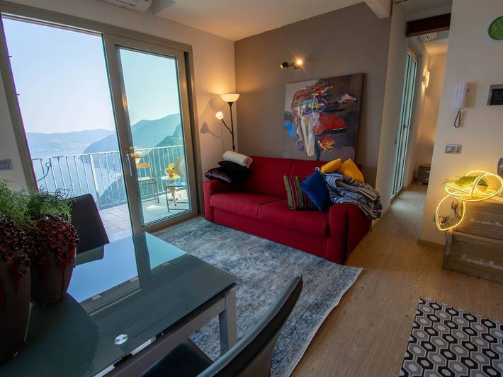 Appartamento intero, Wohnung mit Panaoramaterrasse und Pool in Comune di Parzanica, Lago d'Iseo